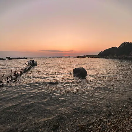 Genari Beach Apart